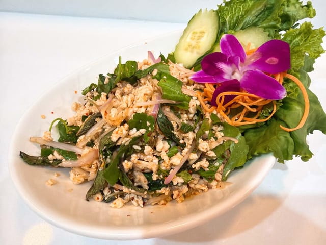 Larb Kai (Chicken).