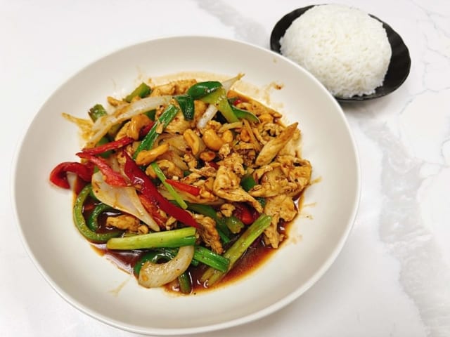 Pad Cashew Nut.