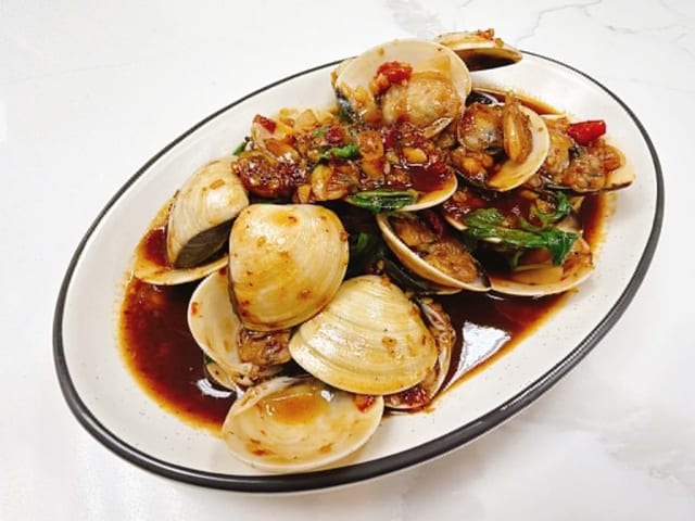 Pad Hoi Lai.