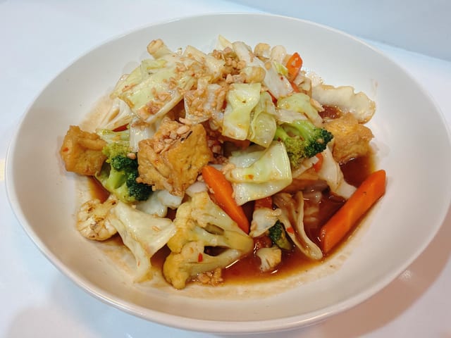 Pad Pak Ruam (Mixed Veggies).